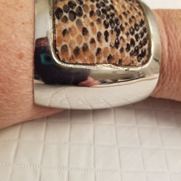 Leopard Print Cuff Bracelet Silver Tone 2 inches wide - Picture 5 of 9